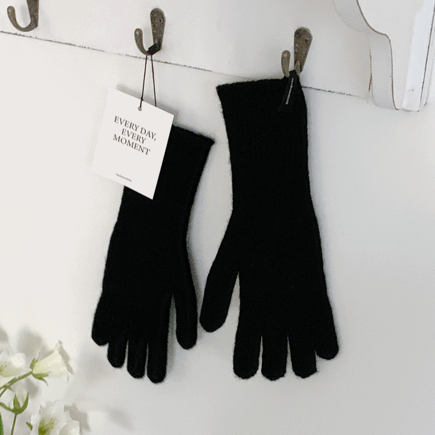basic wool touch black gloves