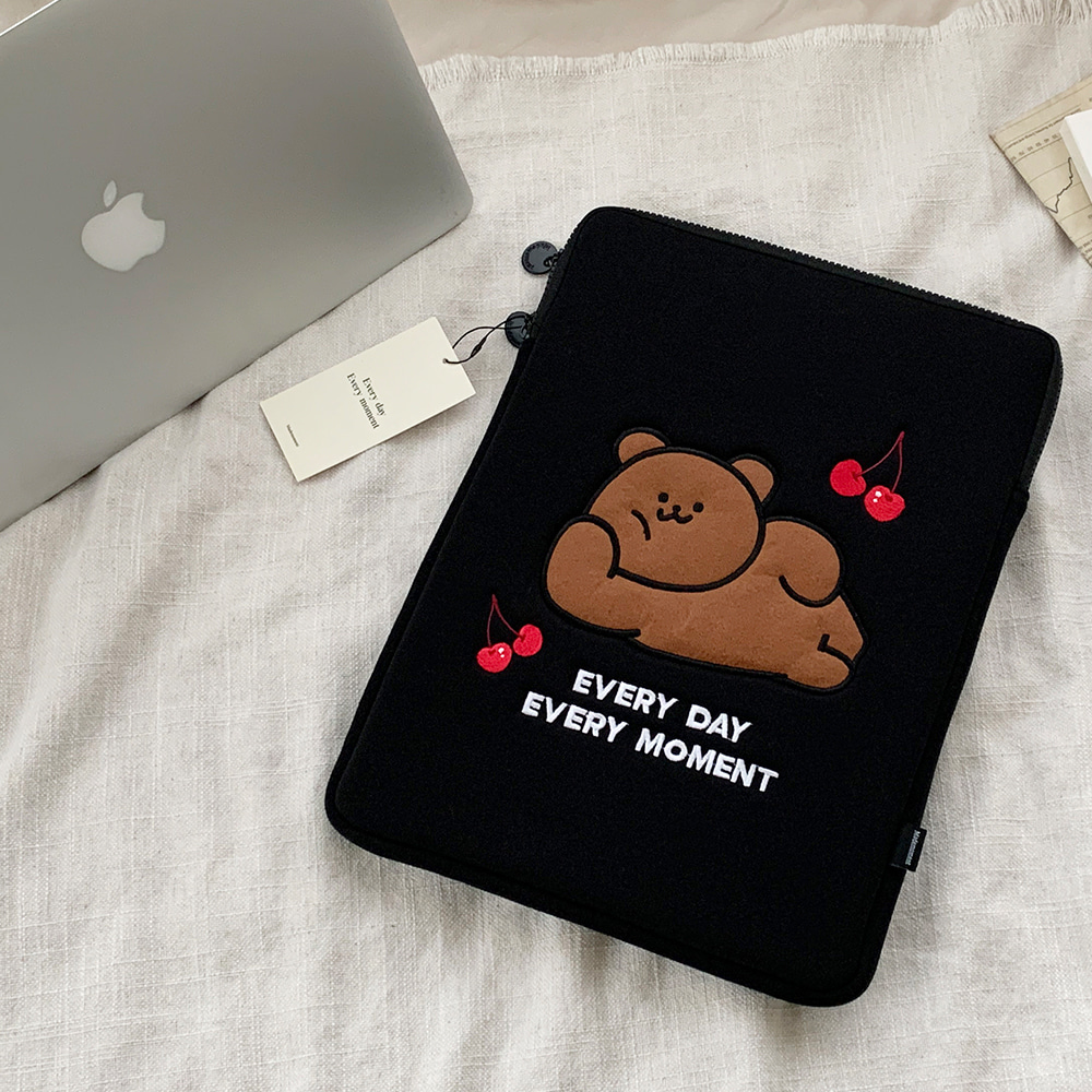 goofing momo bear laptop pouch