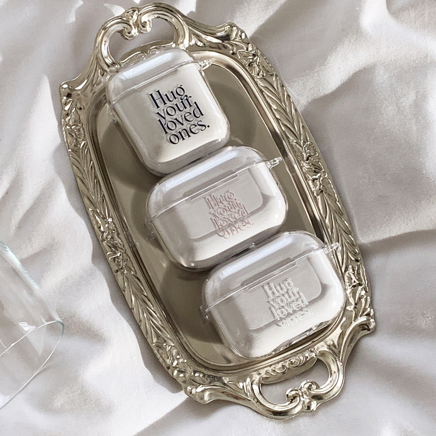 hug love lettering design [clear airpods case series]